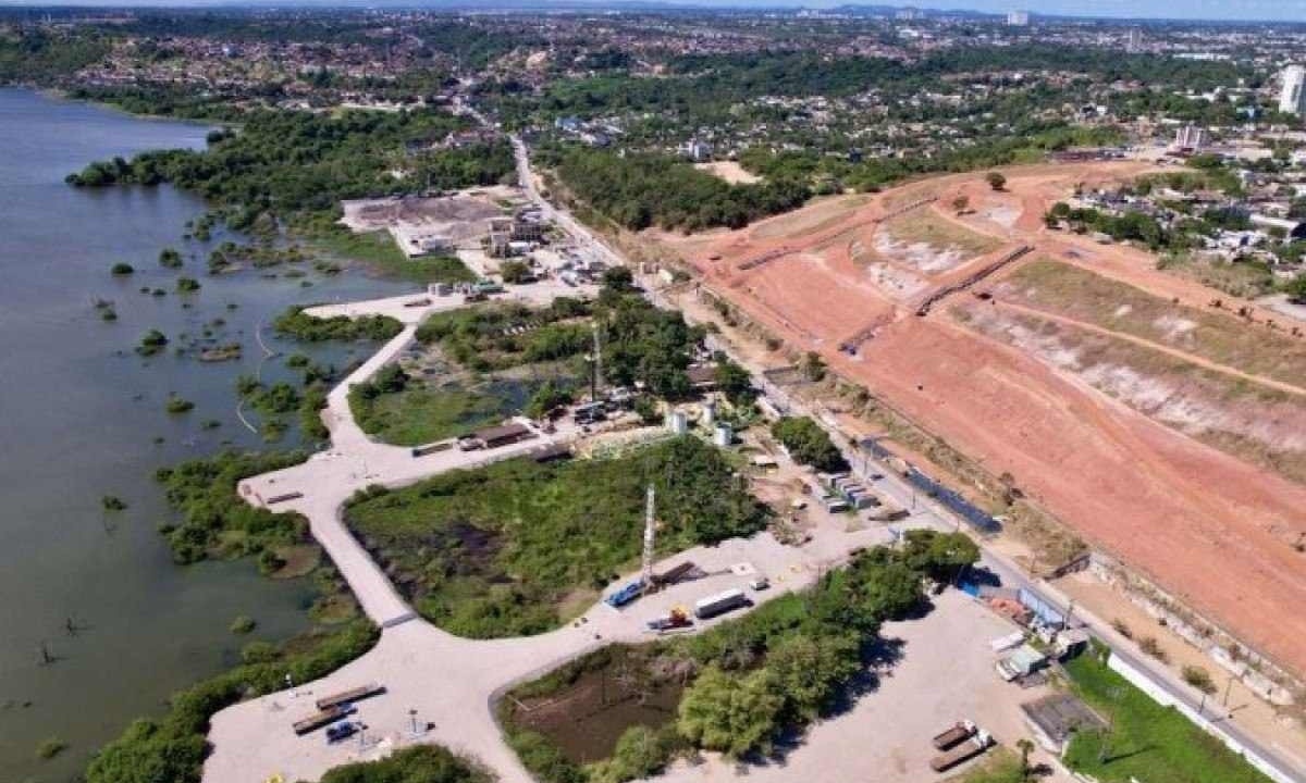 Vista geral da região que engloba os bairros Pinheiro, Mutange, Bom Parto e Bebedouro, em Maceió. Moradores tiveram que deixar suas casas devido a instabilidade do solo -  (crédito: Robson Barbosa/AFP)