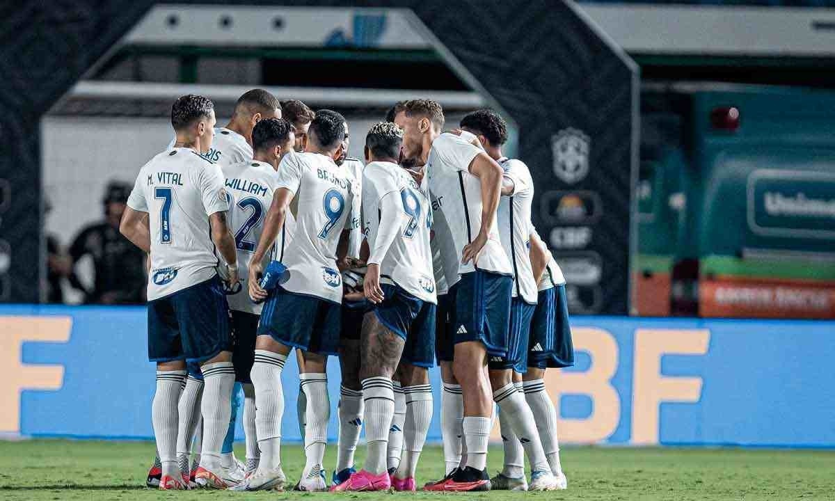 Jogadores do Cruzeiro precisam unir esforços para tentar pelo menos uma vitória nos dois últimos jogos para afastar de vez o Z4 -  (crédito: Flickr do Cruzeiro/Divulgação)