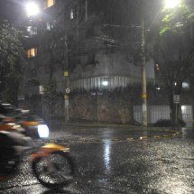 Grande BH e mais da metade de Minas sob alerta de chuvas intensas - T&uacute;lio Santos/EM/D.A.Press