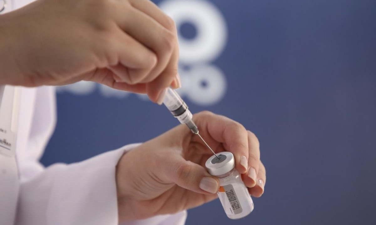 Ministério da Saúde adotará um contrato plurianual através de um processo de pregão para a compra de vacinas contra a Covid -  (crédito: Flickr)