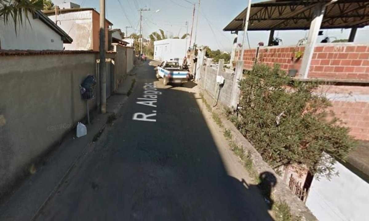 Crime aconteceu no bairro Santa Efigênia, em Barbacena -  (crédito: Google Street View)