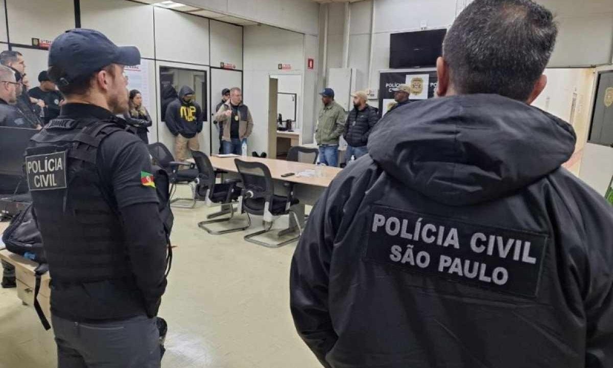 Policia de São Paulo encontra explosivos que seriam usados para destruir ponte -  (crédito: SSP/Reprodução)