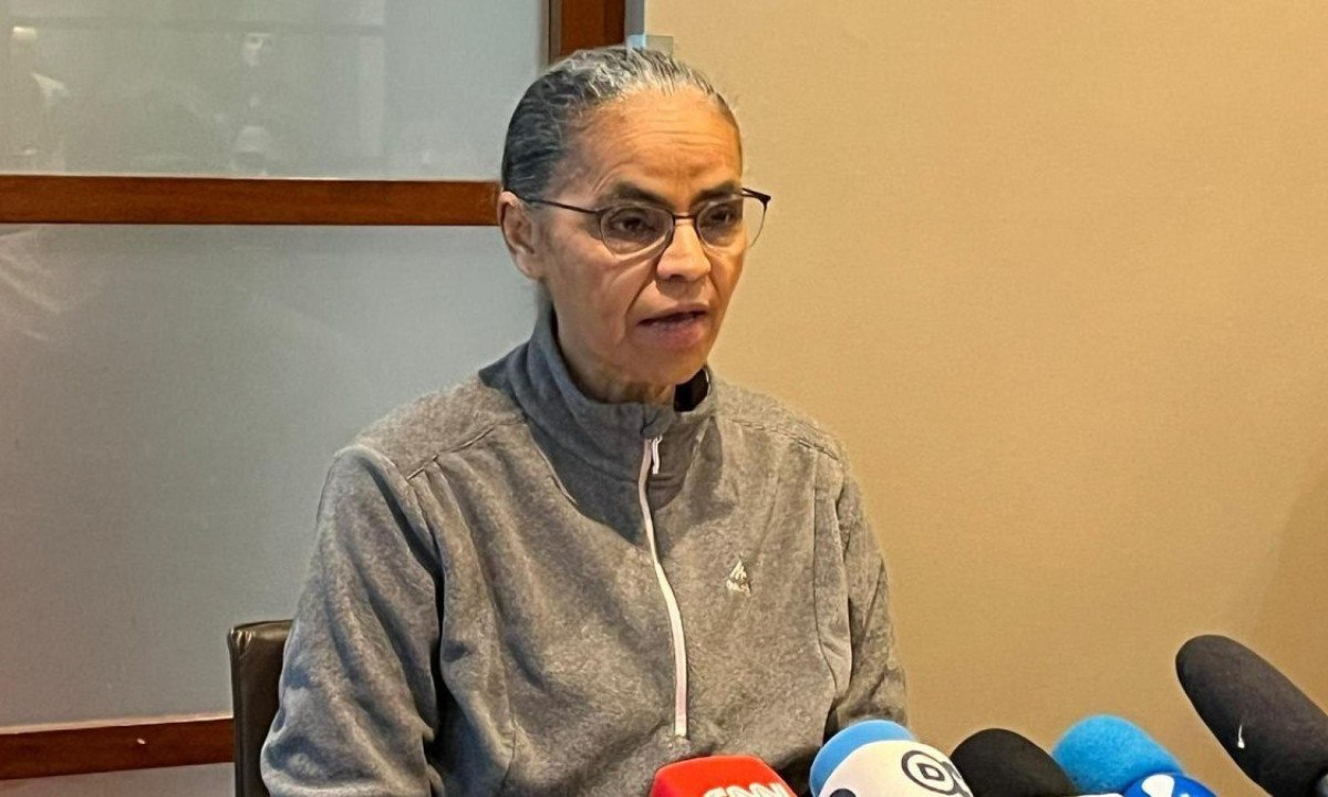 Marina Silva, ministra do Meio Ambiente, cobrou maior rigor em licenciamento ambiental e criticou gestão de ex-presidente Jair Bolsonaro (PL) -  (crédito: BBC)