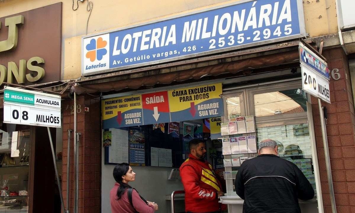 Facha da Casa Lotérica, Loteria Mania , na Av. Getulio Vargas -  (crédito: Jair Amaral/EM/D.A Press)