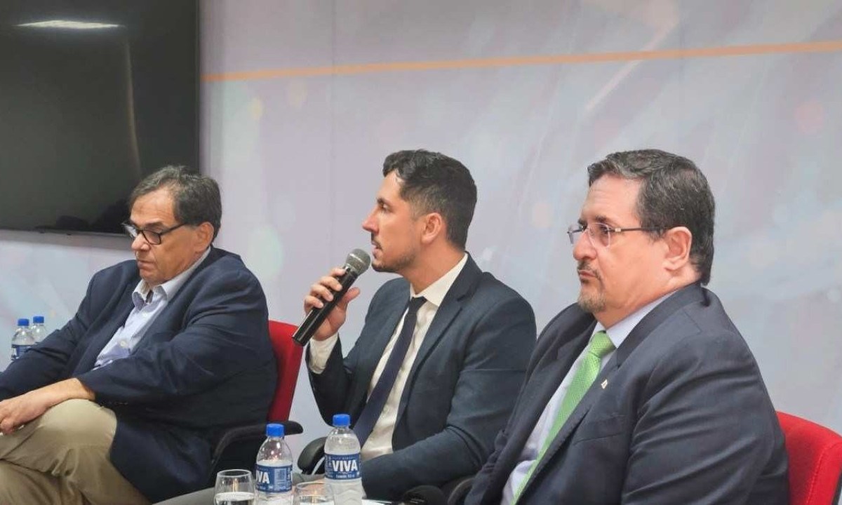 O ex-deputado Sávio Souza Cruz, Lucas Lasmar e Onofre Batista Junior assinaram uma Ação Civil Pública -  (crédito: Raquel Capanema/AFFEMG)