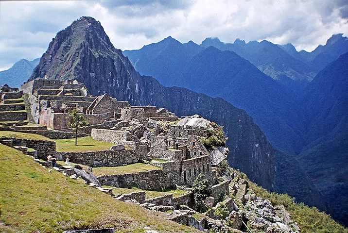 Placa de ouro de Machu Picchu é encontrada em estante de livros - Domínio Público / Wikimedia Commons