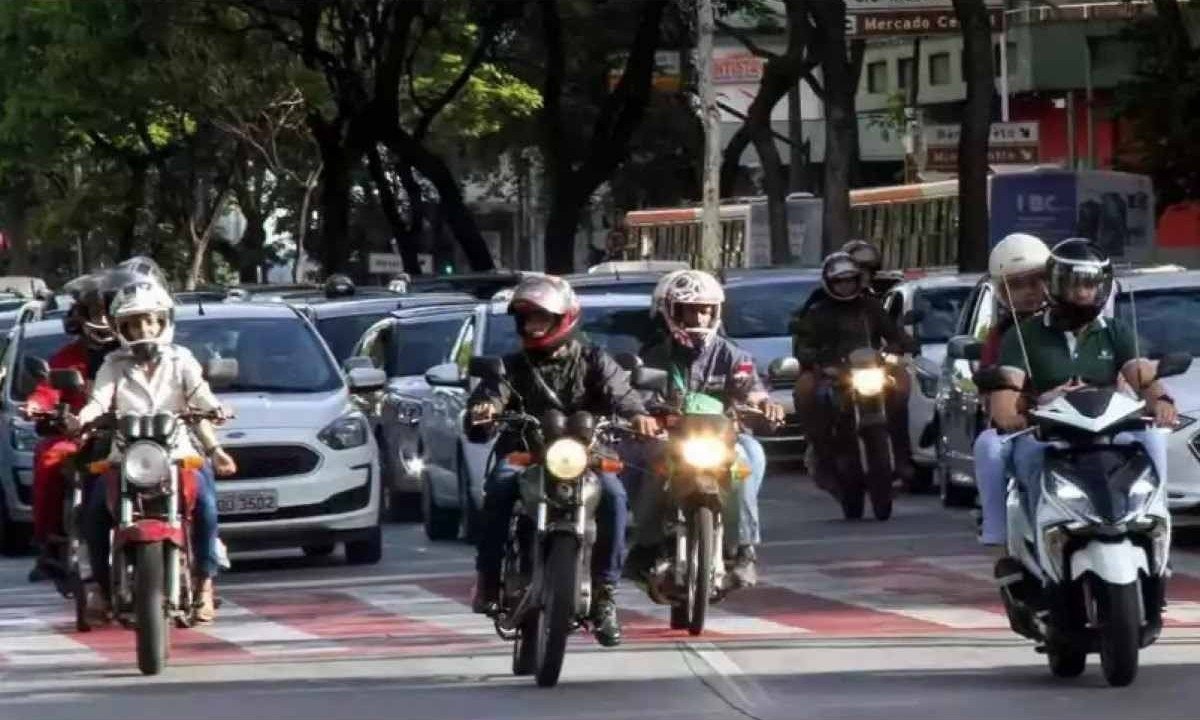 Ministério do Regional do Trabalho pede que Prefeitura de Belo Horizonte apresente projeto de regulamentação do transporte de passageiros em motos -  (crédito:  Jair Amaral/EM/D.A Press)