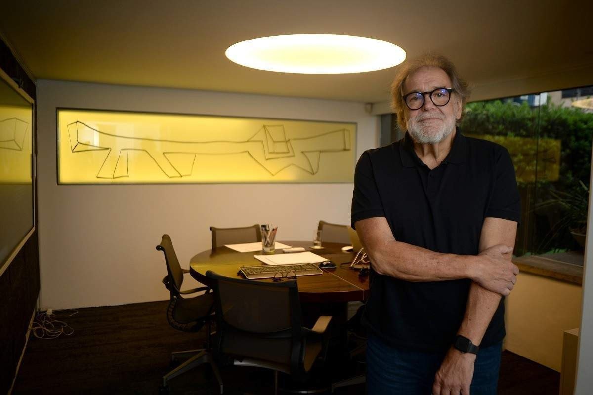 Arquiteto Gustavo Penna completa 50 anos de carreira