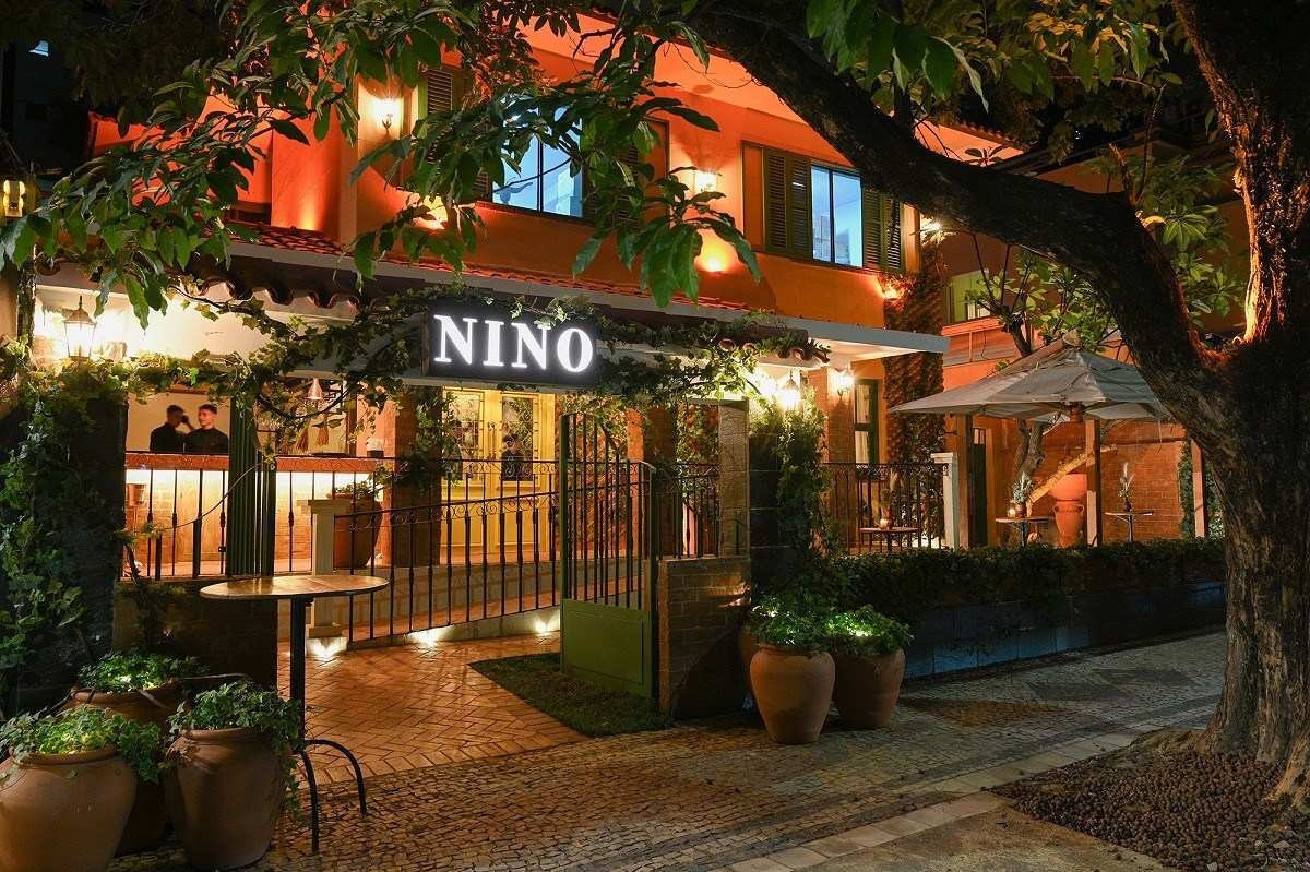 Nino Cucina conta um ambiente interno acolhedor e um espaço externo inspirado nos jardins italianos
