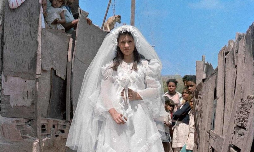 Foto de Afonso Pimenta mostra noiva na favela