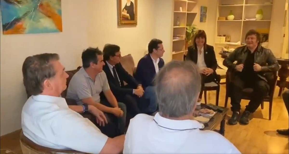 Bolsonaro se encontra com Milei antes de posse do presidente argentino
