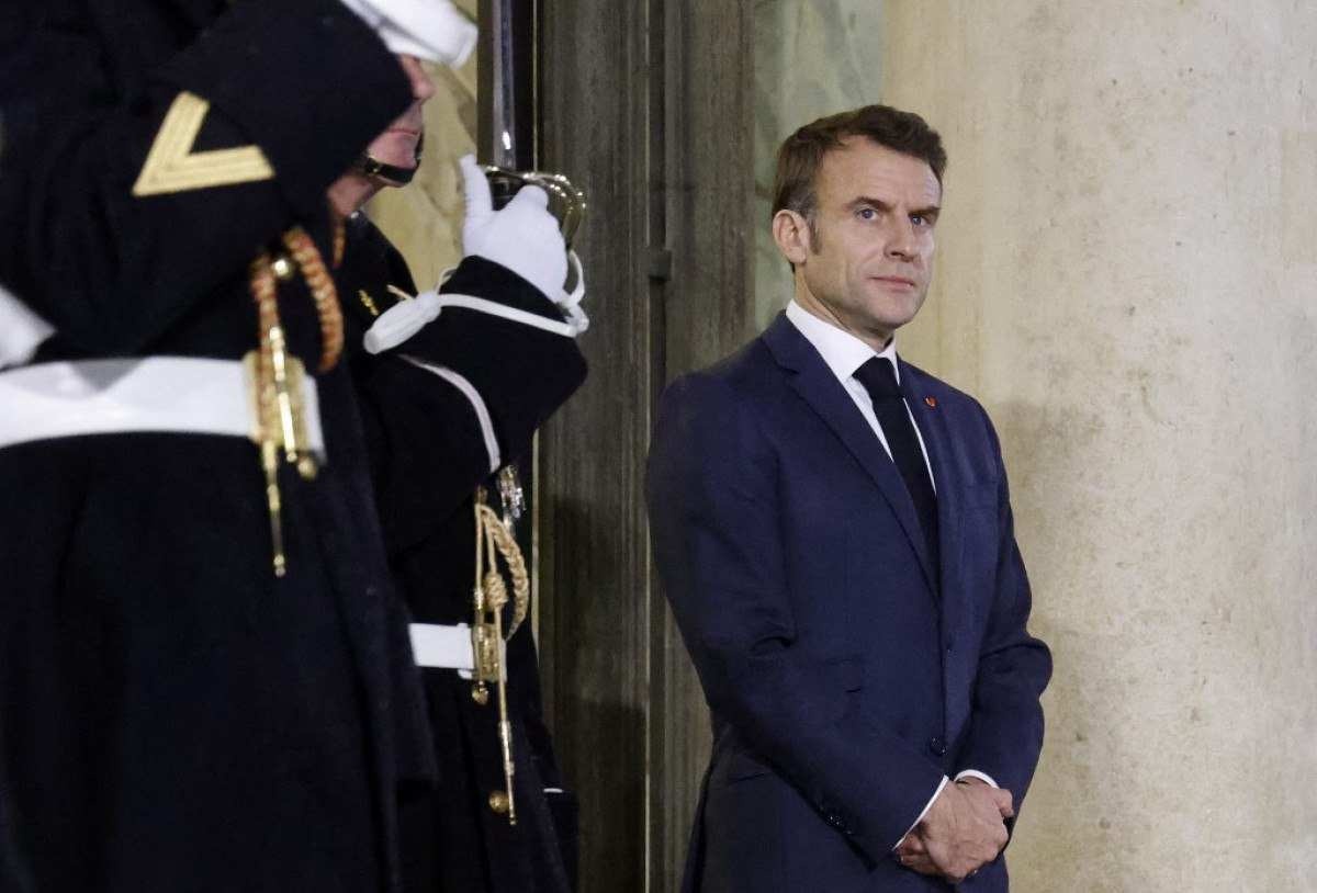 Macron gera polêmica na França por celebrar festa judaica no Eliseu