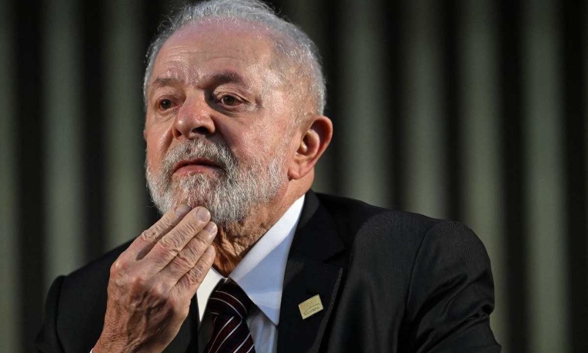 Lula sancionou a prorrogação da lei até o fim de 2024 -  (crédito: MAURO PIMENTEL / AFP)