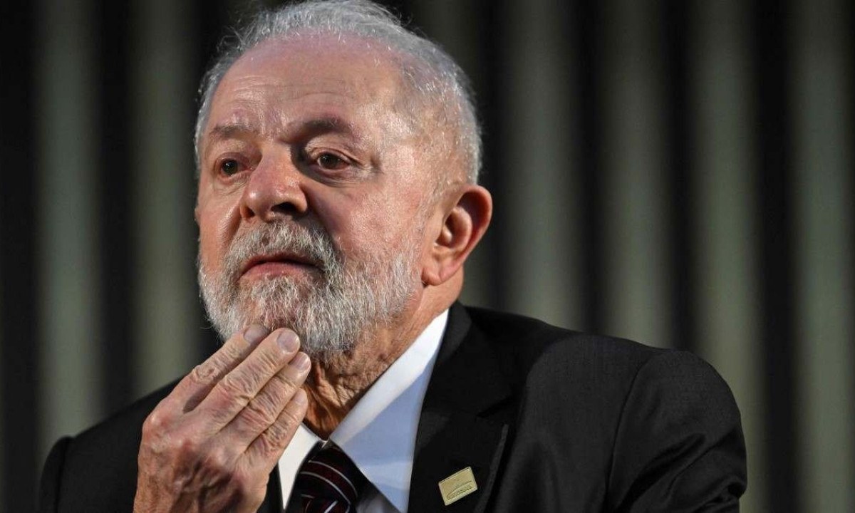 Lula voltou a defender que as denúncias sejam publicizadas após a defesa dos acusados -  (crédito: Mauro Pimentel/AFP)