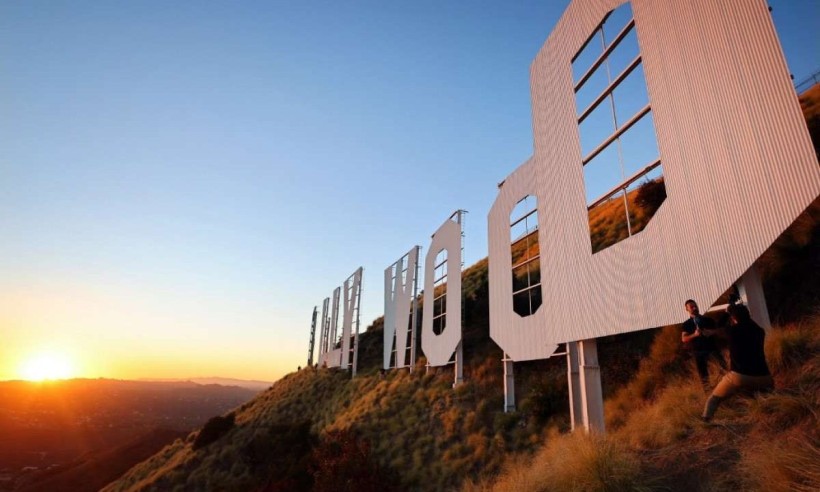 Sinal De Hollywood. Los Angeles California Com Fundo Azul Foto