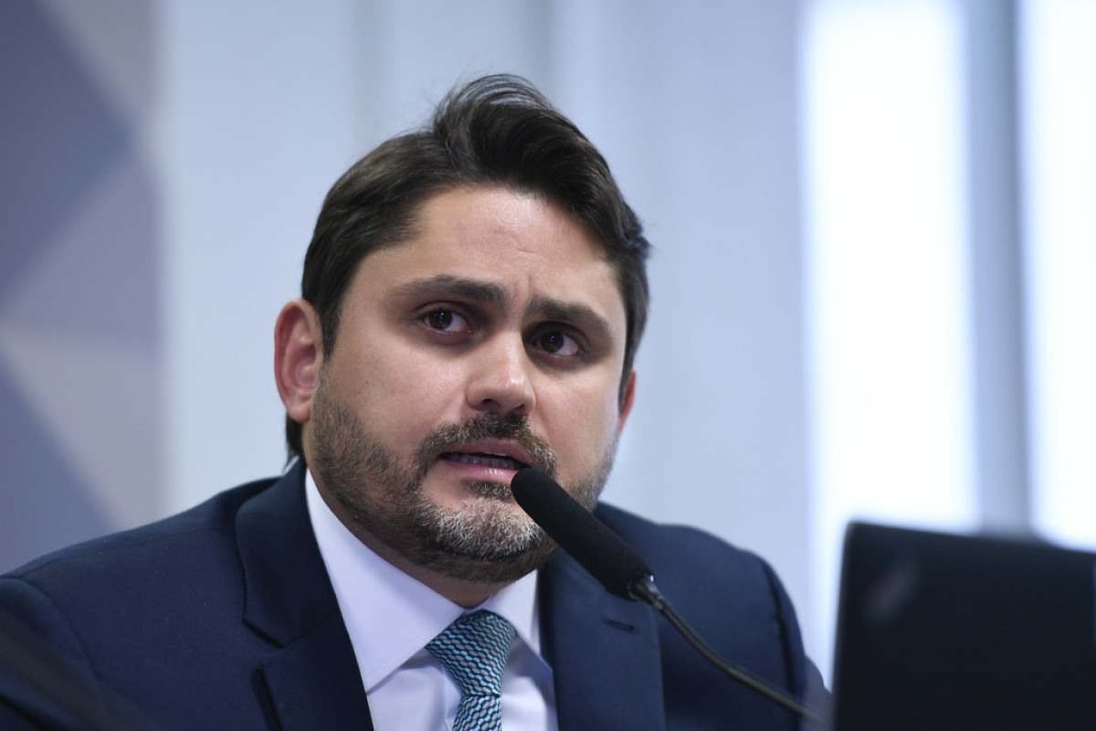 Zanin suspende decisão que censurava reportagens sobre Juscelino Filho