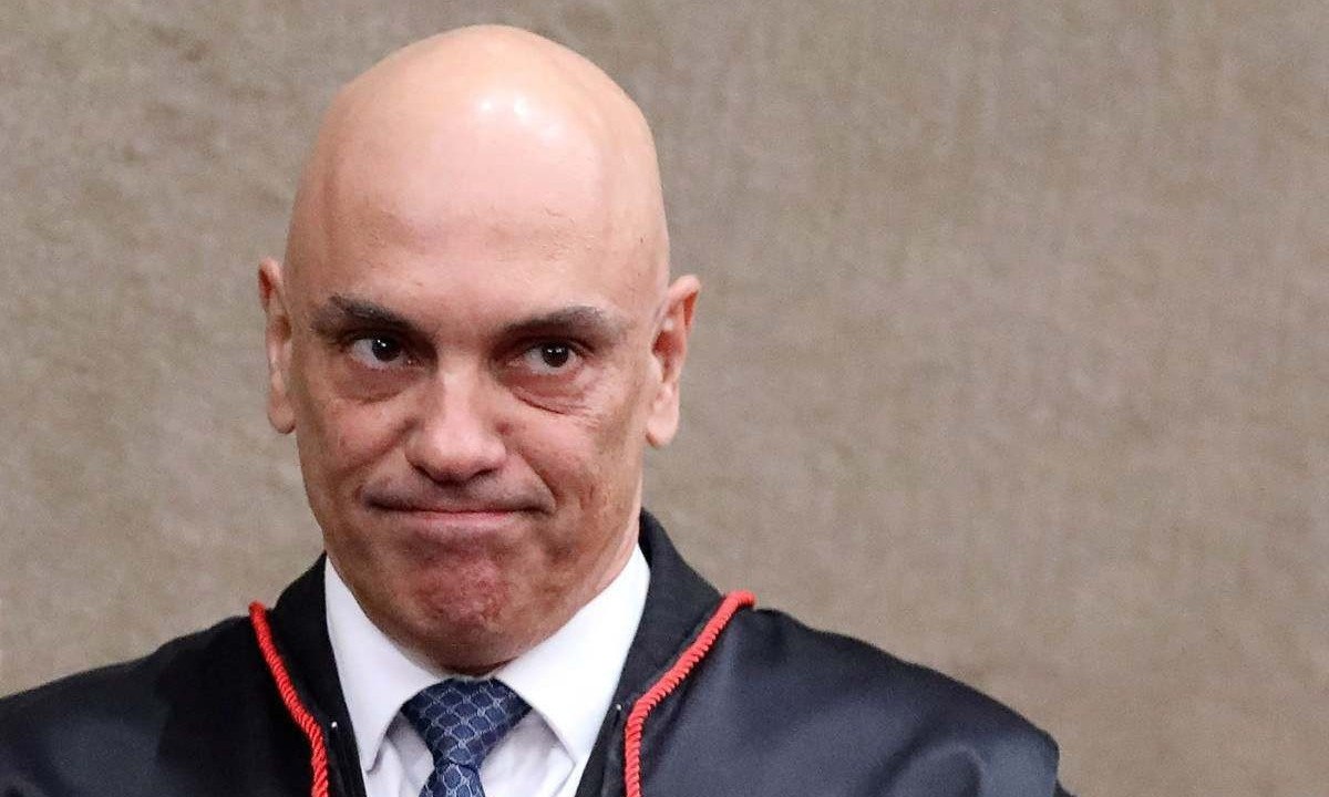 Alexandre de Moraes criticou a Proposta de Emenda à Constituição 8/2021, apelidada de PEC das decisões monocráticas, que limita o poder decisório dos ministros da corte       -  (crédito:  AFP PHOTO / TSE / SECOM / ANTONIO AUGUSTO)