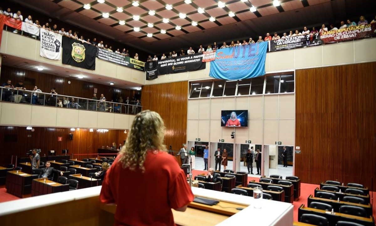 Projetos devem retornar ao plenário na próxima quarta-feira (13/12) -  (crédito: Guilherme Dardanhan/ALMG)