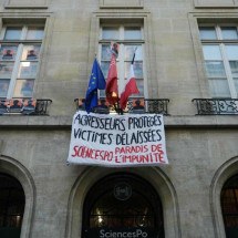 Diretor de universidade francesa de elite, acusado de violência doméstica, propõe sua renúncia temporária - Dimitar DILKOFF / AFP