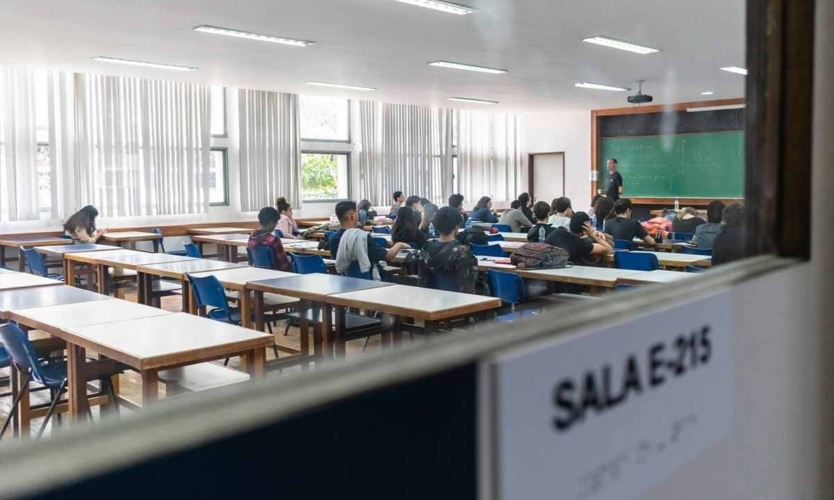 Alunos em aula na UFRJ para concurso  -  (crédito:  Ana Marina Coutinho Titonele)