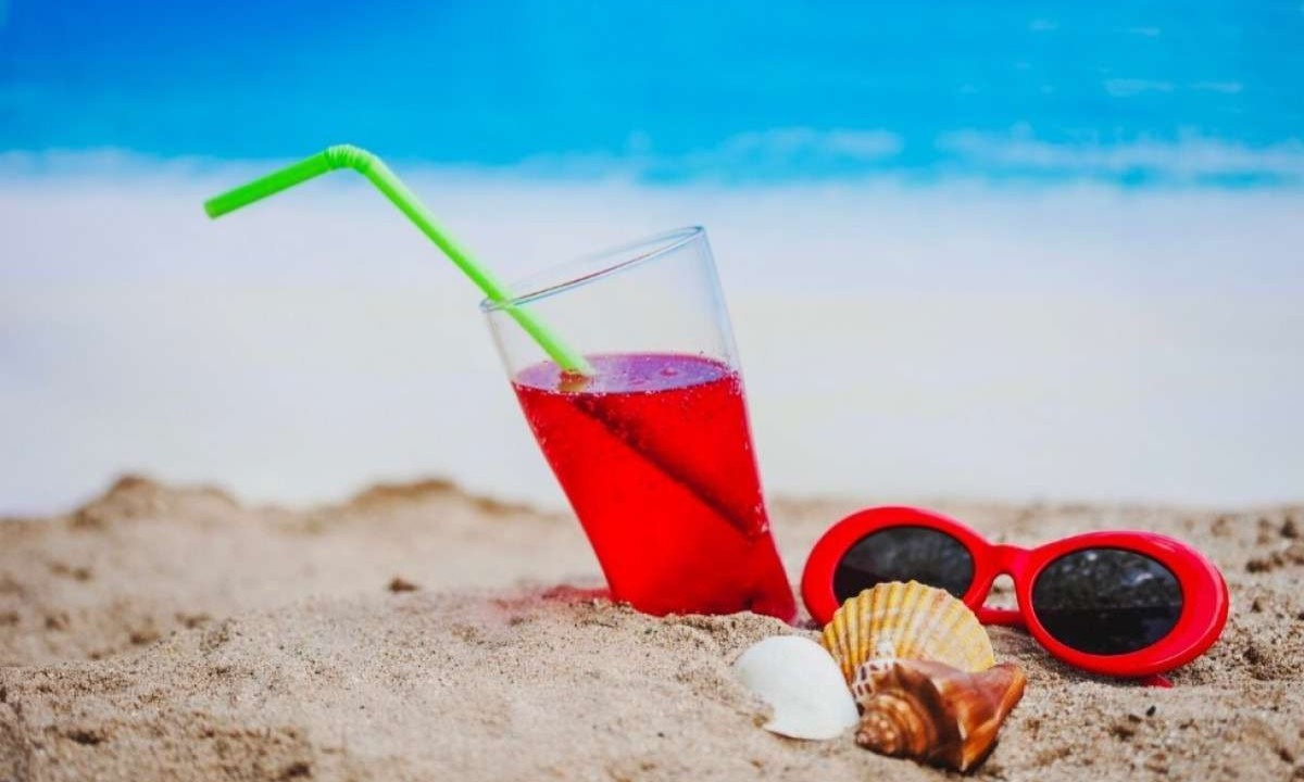 É fundamental manter a atenção e adotar medidas simples para evitar contratempos e preservar o prazer das férias -  (crédito: Freepik)