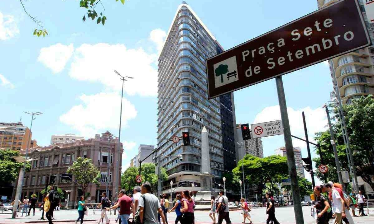 Vista da praça sete de setembro, um dos mais movimentados cartões-postais de BH - (crédito: fotos: jair amaral/em/D.A Press) Vista da praça sete de setembro, um dos mais movimentados cartões-postais de BH - (crédito: fotos: jair amaral/em/D.A Press)