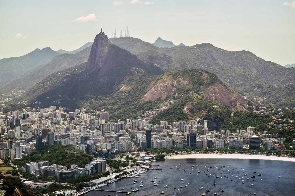 Vídeo: influencer viraliza com dicas para evitar roubo no Rio de Janeiro