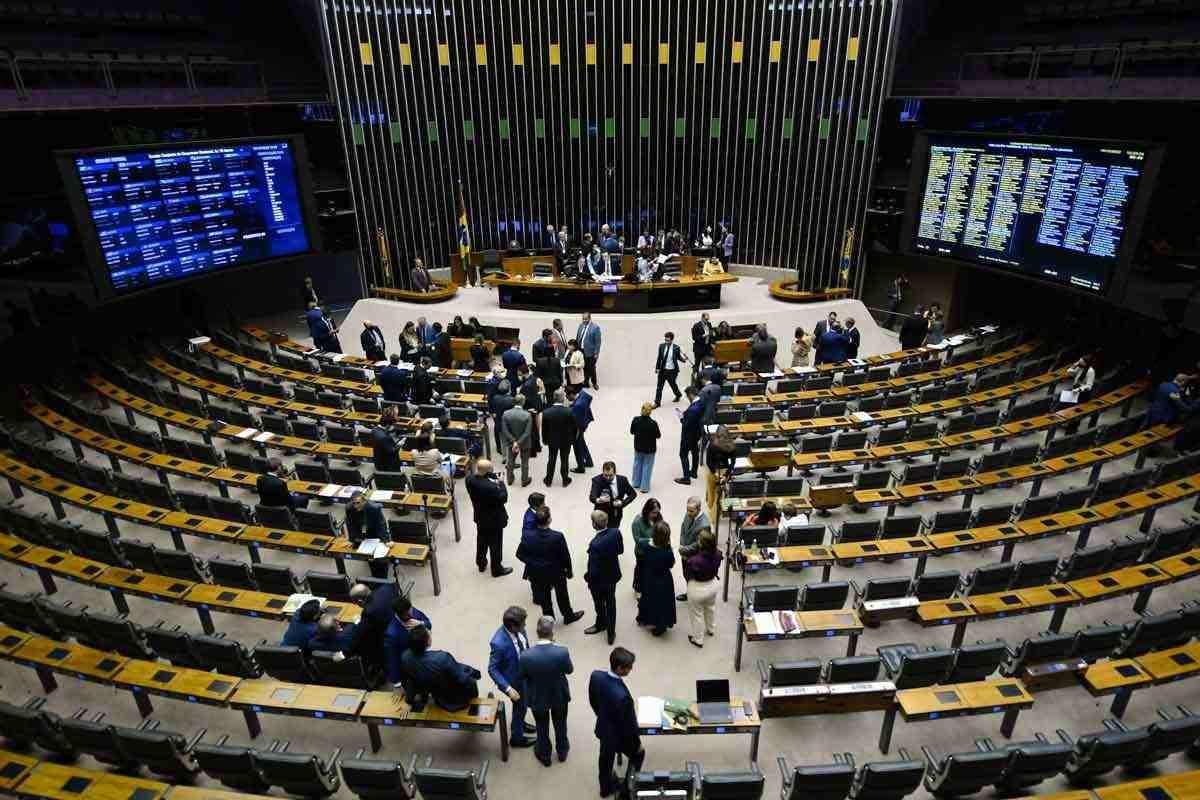 Quem tem pressa pela votação do Orçamento de 2024