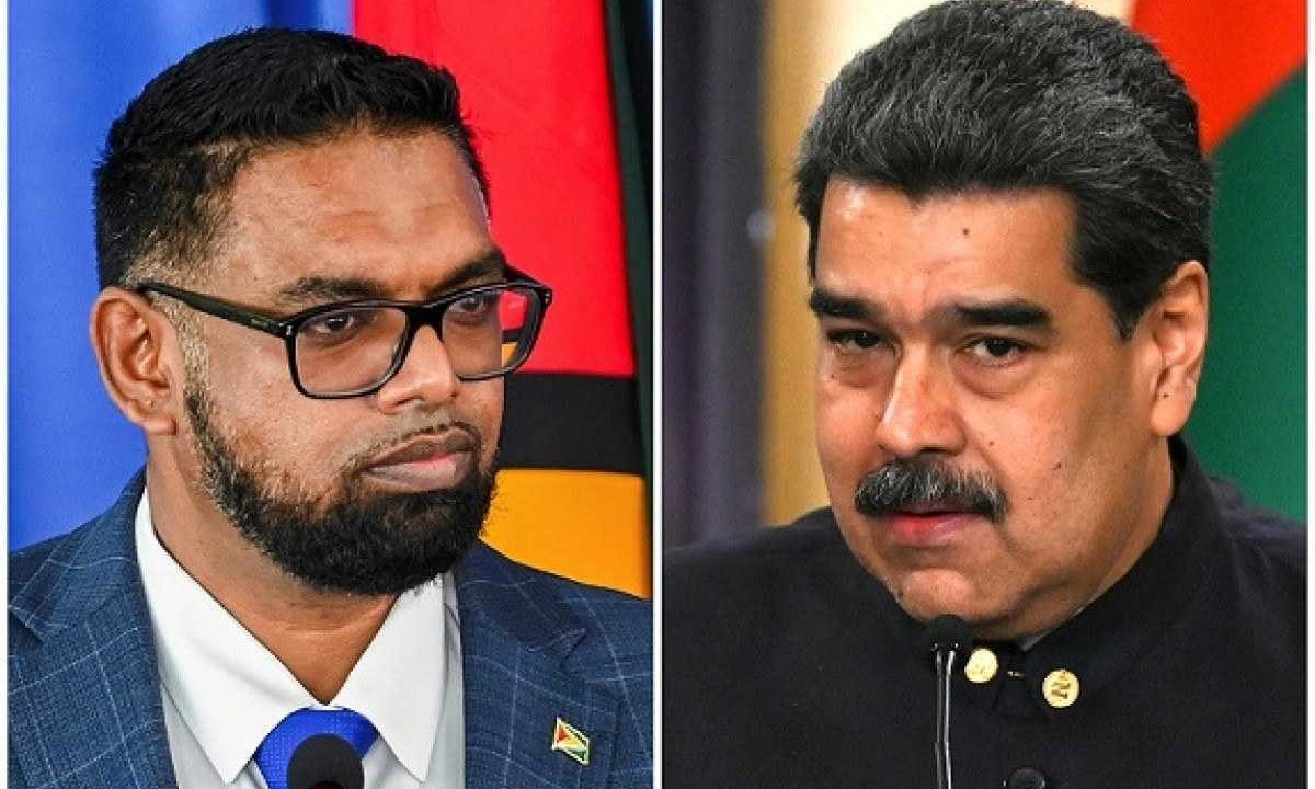 Presidente da Guiana, Mohamed Irfaan Ali, afirmou que aceitará ajuda militar dos EUA para se defender de uma possível invasão da Venezuela -  (crédito: Keno GEORGE and Federico PARRA / AFP)