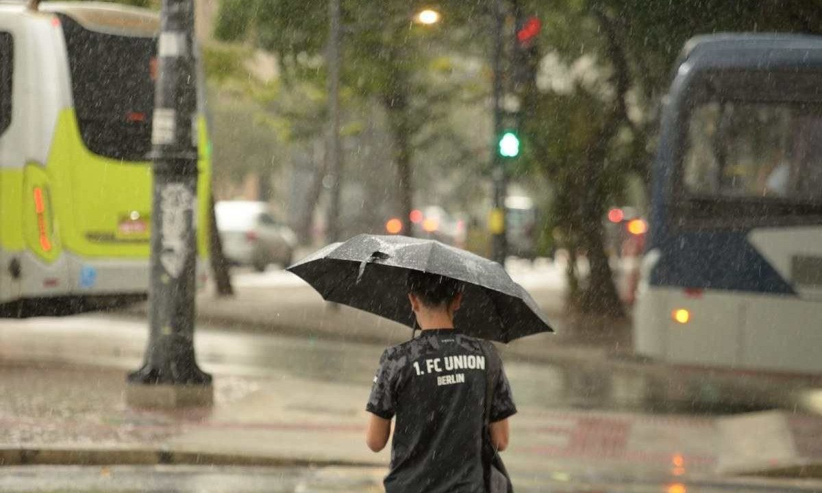 Chuva deve continuar por muitos dias na capital mineira  -  (crédito: Túlio Santos/EM/D.A.Press)