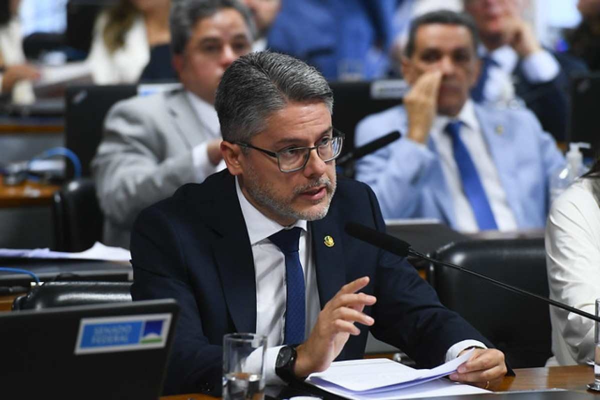 Alessandro Vieira critica politização do STF e anuncia voto contra Dino