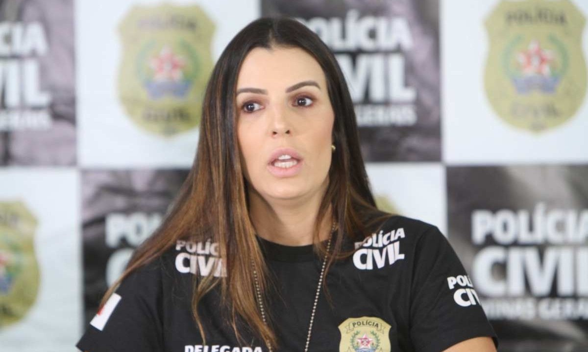 A delegada Cristiana Angelini espera identificar outras vítimas do youtuber -  (crédito: Edésio Ferreira/EM/D. A. Press)