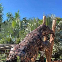 Gruta ganha réplica de preguiça gigante descoberta por Peter Lund - Reprodução/Fazenda Gruta do Baú