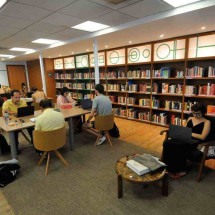 Uma biblioteca aberta à população no Minas Tênis Clube - Gladyston Rodrigues/EM/D.A Press