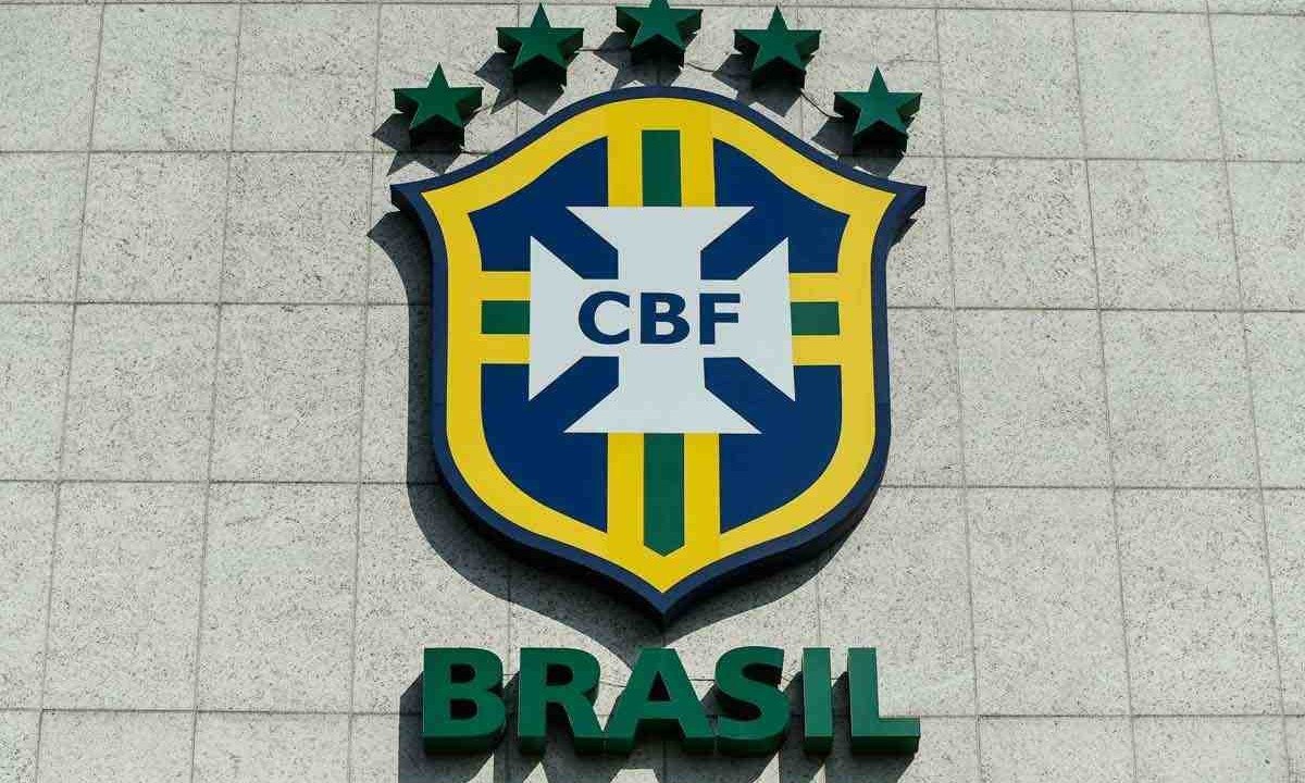 CBF terá eleição para presidente e a disputa deverá ficar entre Flávio Zveiter, da oposição, e provavelmente Ednaldo Rodrigues, destituído do cargo -  (crédito: Yasuyoshi CHIBA / AFP – 29/5/15)