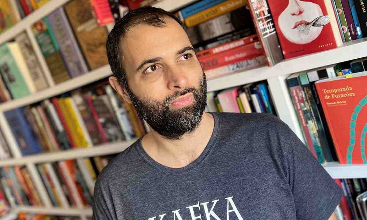 Rodrigo Casarin: ‘‘Creio que tenha me tornado um leitor mais plural, que passeia por diferentes tipos de literatura, que dá atenção para autores que não estariam na minha mira se não fosse por questões profissionais’’ -  (crédito: andréa Casarin/divulgação)