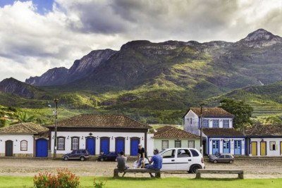 Catas Altas: em dias de vento forte, as fendas profundas no min&eacute;rio de ferro produzem um zumbido harm&ocirc;nico  -  (crédito: Acervo Setur-MG / John Brand&atilde;o)