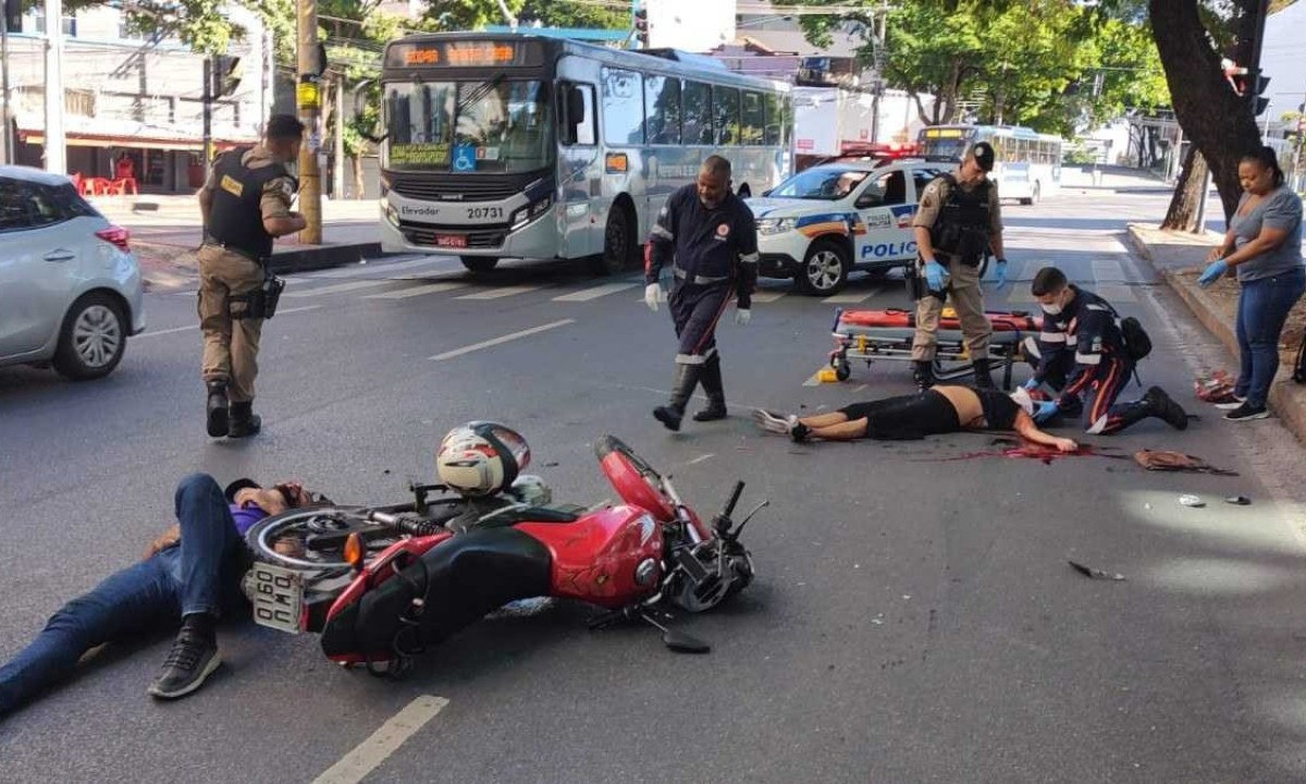 Segundo testemunha, mulher tentou atravessar a avenida sem olhar e fora da faixa -  (crédito: Jair Amaral/EM/D. A. Press)