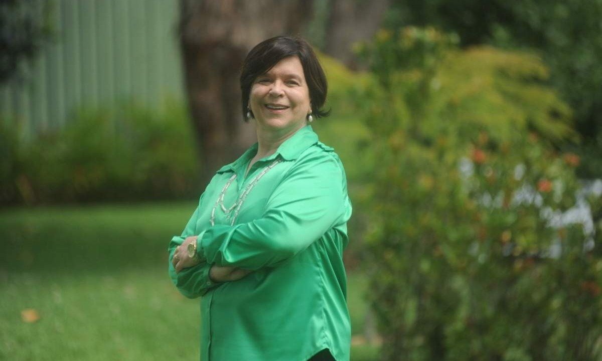 Acostumada ao mundo acad&ecirc;mico, Luc&iacute;lia afirma que foi &quot;um desafio&quot; adequar seus textos &agrave; linguagem jornal&iacute;stica -  (crédito: Geyzon Lenin/Esp CB/D.A Press)
