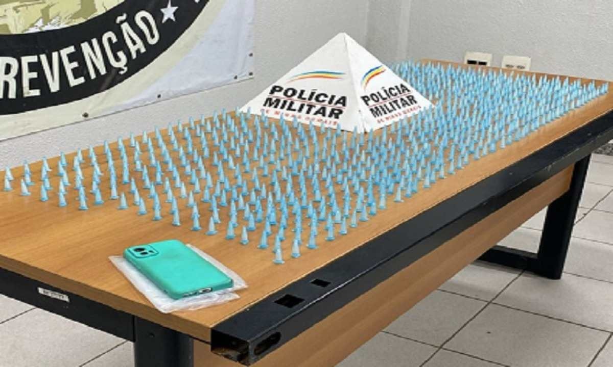 Motorista de aplicativo preso com 700 pinos de cocaína em Santa Luzia