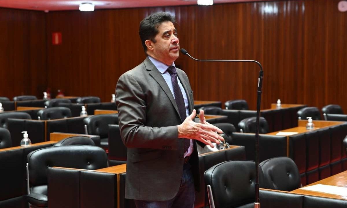 Sargento Rodrigues argumenta que o sistema socioeducativo é competência da comissão de Segurança Pública -  (crédito: Luiz Santana/ALMG)