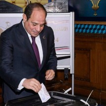Ditador do Egito é reeleito em pleito de fachada - HANDOUT / EGYPTIAN PRESIDENCY / AFP