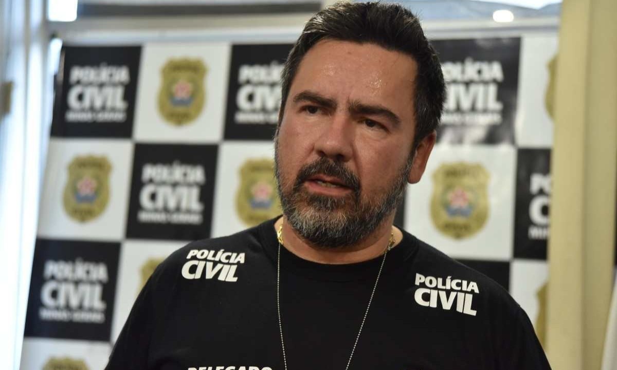 Segundo o delegado Marcelo Cali, a perícia vai indicar se as bebidas encontradas na loja do suspeito tem relação com os casos denunciado -  (crédito: Ramon Lisboa/EM/D.A press)