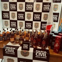 PC prende em flagrante suspeito de vender bebida adulterada em Betim - Divulgação/PCMG