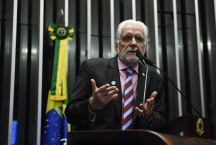 Jaques Wagner faz ressalva a Lula: 'não se traz à baila o Holocausto'