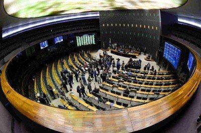 Para aprovar os projetos mais importantes, o governo enfrentou muitas rea&ccedil;&otilde;es no Congresso e teve que administrar derrotas em temas sens&iacute;veis -  (crédito: Marcos Oliveira/Ag&ecirc;ncia Senado)
