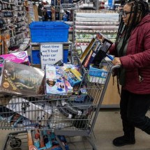 A que se deve a onda de 'consumo desenfreado' nos EUA que confunde economistas - Getty Images