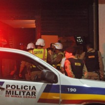  Homem tenta subornar policiais com R$ 10 mil ao ser pego com drogas - Tulio Santos /EM/D.A Press