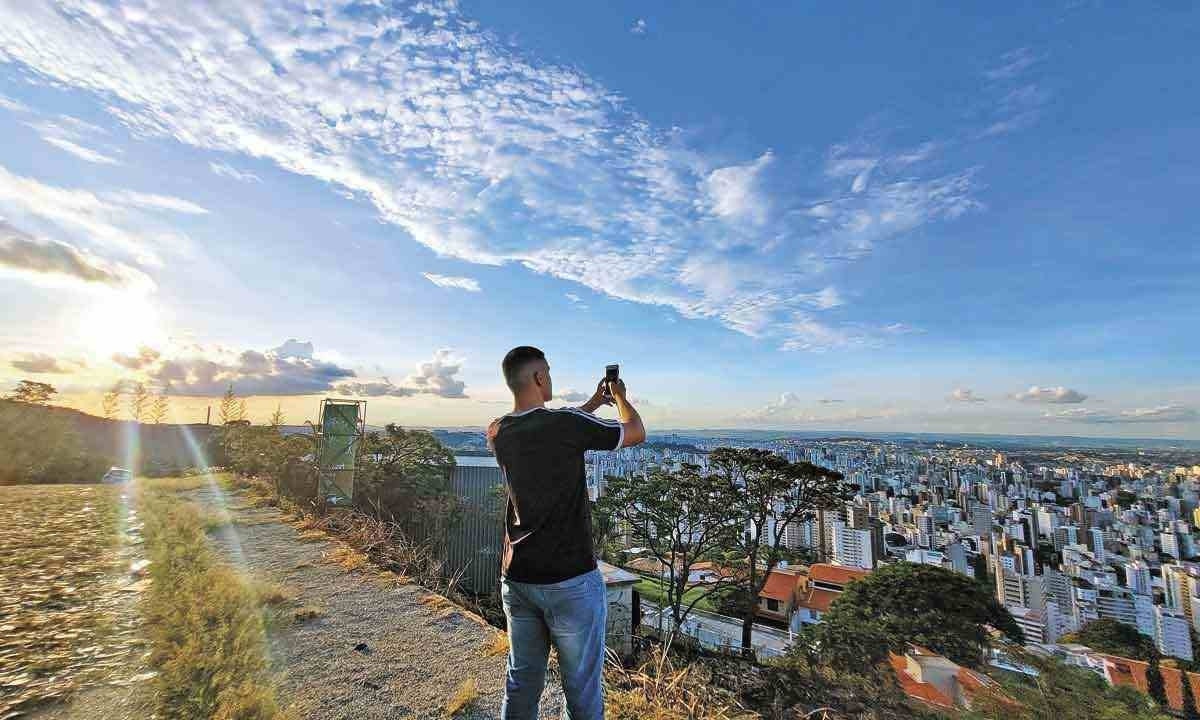 Vista de BH na véspera da entrada do verão: cidade pode esperar precipitações e temperaturas mais altas, mas sem as chamadas 