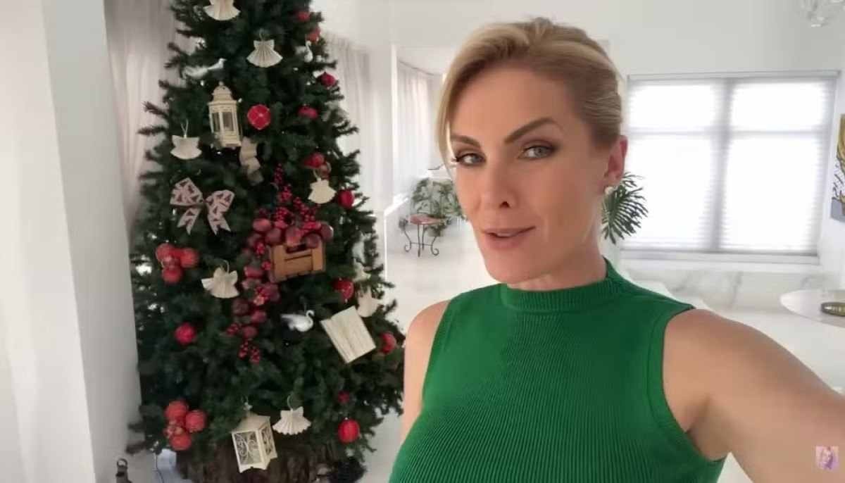 Ana Hickmann compartilhou no Youtube sua decoração de Natal